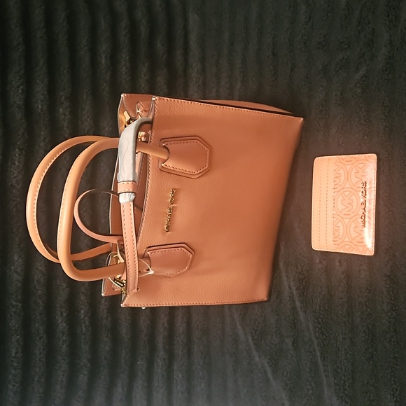 Michael Kors purse - Picture 2 of 7